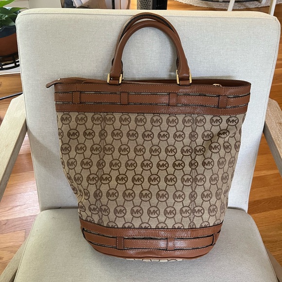 SOLD - Picture 2 of 7